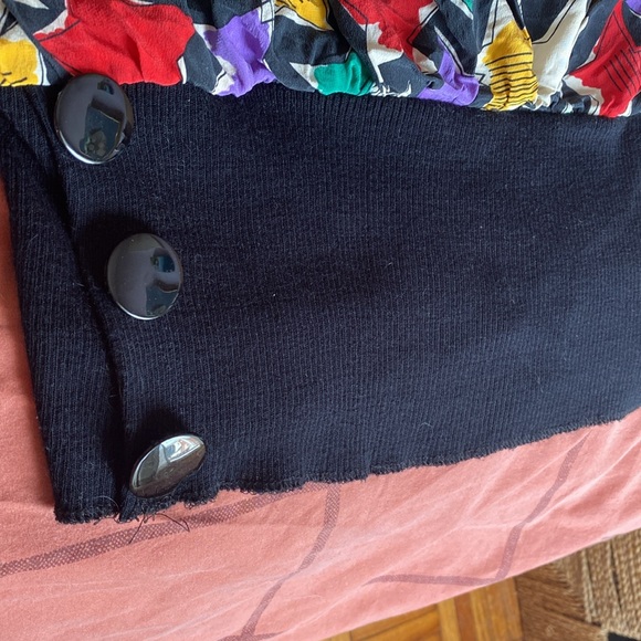 100% Silk Holt Renfrew Top - Picture 4 of 5